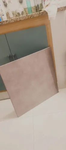 Piso porcelanato 57,5cm x 57,5cm