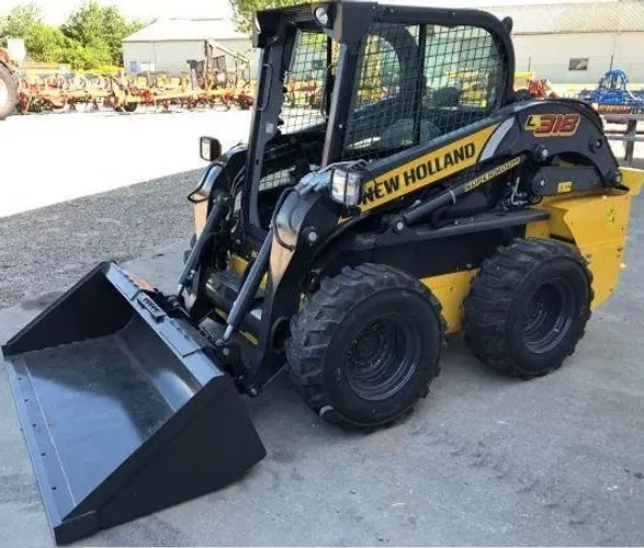 Mini Pá Carregadeira L 318 Peso Op 2.832 kg Carga Operacional 818 kg (Importada)