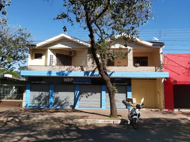 Imóvel para aluguel possui 120 metros quadrados com 3 quartos em Vila Christino - Maringá