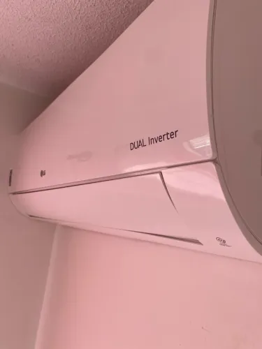 Oportunidade Ar condicionado LG Dual inverter precisando trocar a placa 