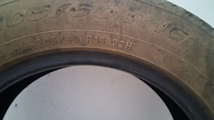Pneu Pirelle Scorpions 205/60 R16
