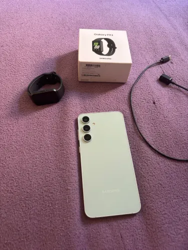 Smartphone S23fe e Smartwatch galaxy fit3