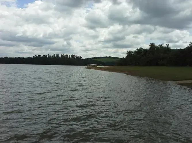Terreno (Em condomínio) à Venda, 1000m² - Bairro Balneário Quintas do Lago em Cláudio