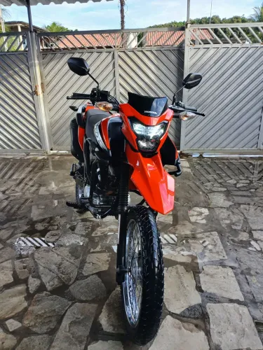 Bros bem novinha com apenas 14000 km rodados 