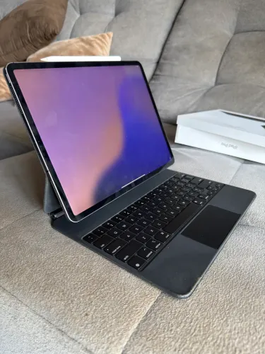 iPad Pro 3ª Geração 12.9 Pol. 512GB + Apple Pencil e Teclado