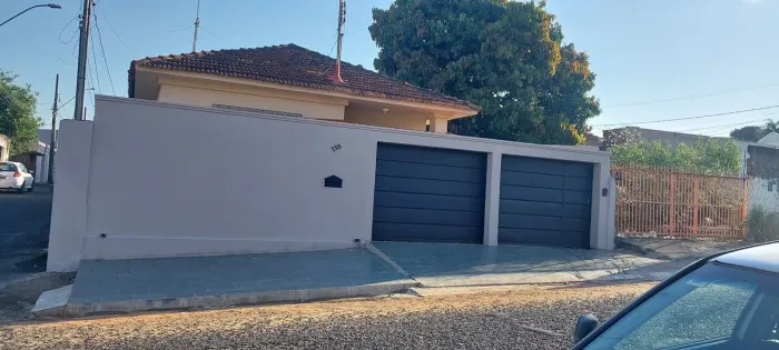 Aluguel de casa Araguari, casa 3 quartos, suíte.Tratar com Antônio 34 3241 4635