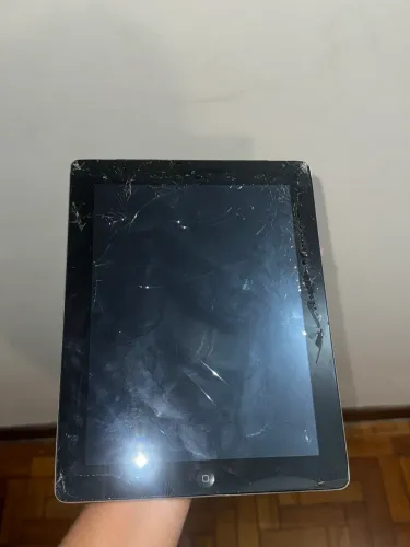 iPad (modelo antigo, 16GB) - TELA QUEBRADA