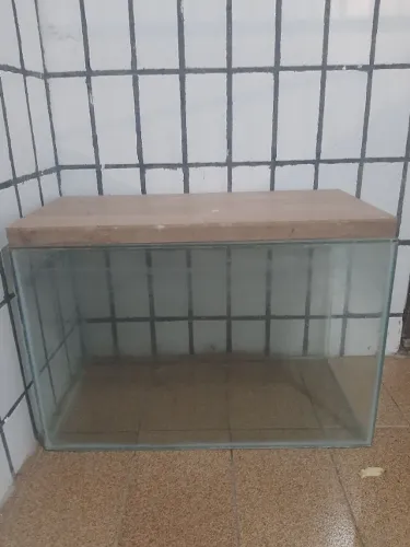 Vendo aquário sem acessórios
