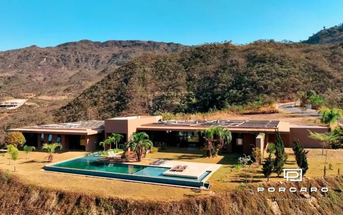 Excepcional residência no Quintas do Morro