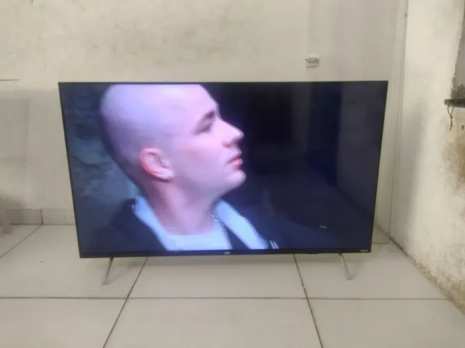Smart TV AOC 50 polegadas Rocku borda infinita