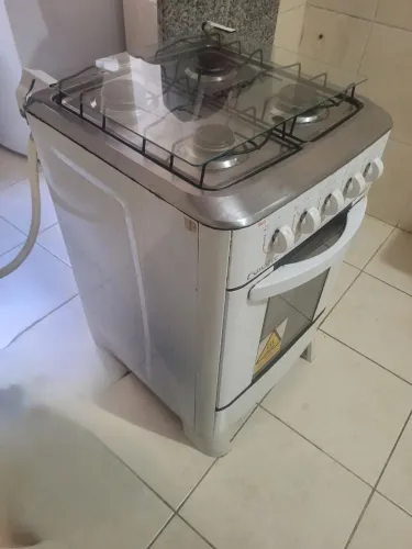 Fogão 4 bocas - usado