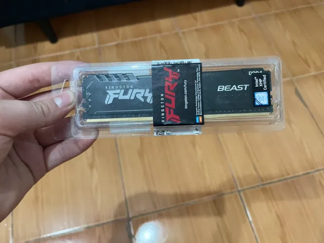 Memória RAM DDR4 8GB Fury Beast DIMM