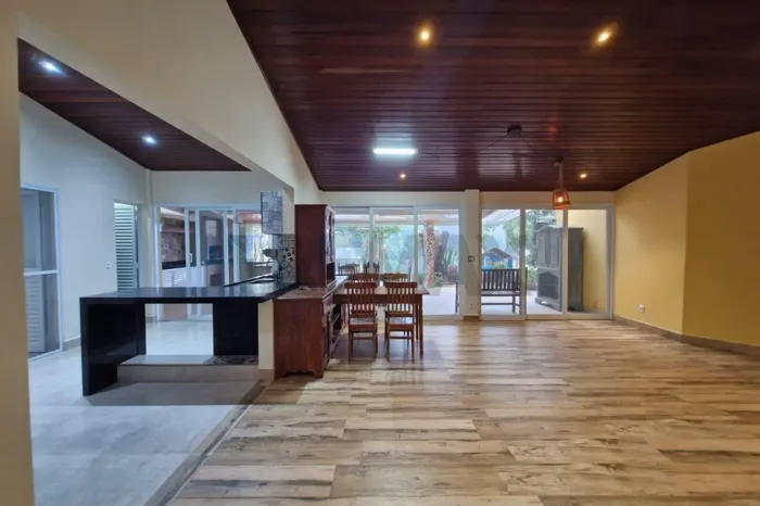 Casa para Alugar com Piscina aquecida, Área Gourmet - Vinhedo