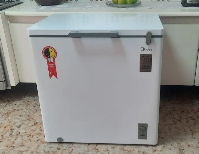 Freezer horizontal midea 200 litros semi novo 