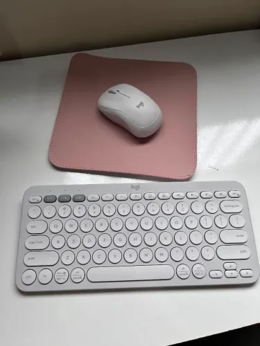 Kit com teclado da Logitec com mouse