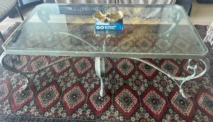 Mesa de centro imponente importada