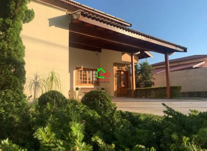 Casa em Condomínio à Venda em Vinhedo-SP, Bairro Vista Alegre: 5 quartos, 4 suítes, 3 sala
