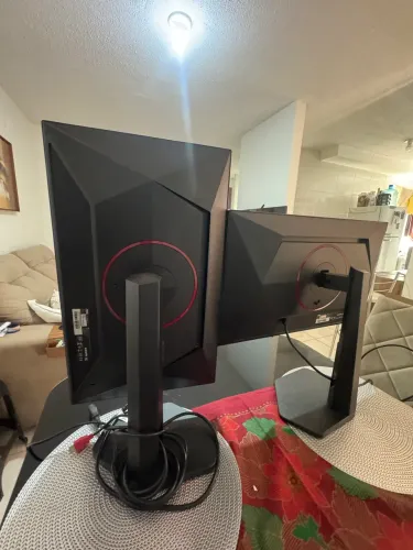 Monitores Gamer Aoc 24 polegadas 180hz Reclinável 