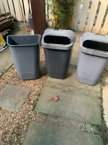 Lixeira de parede 50L Larplastico