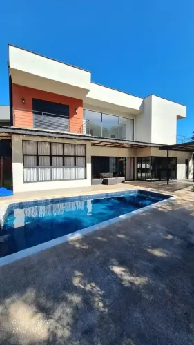Casa de Luxo para aluguel em Condomínio Fechado em Bragança Paulista  Em Frente ao Shoppin