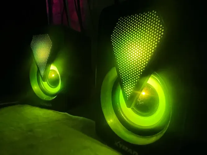 ? Caixa de Som Gamer 2.0 para PC - RGB