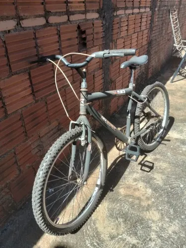 Vendo uma bicicleta