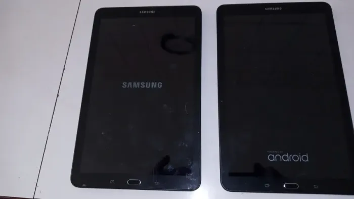 02 tablets Sansumg Tab.E _ NO ESTADO