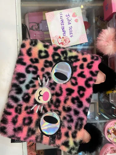 Bolsinha de gatinho peludo