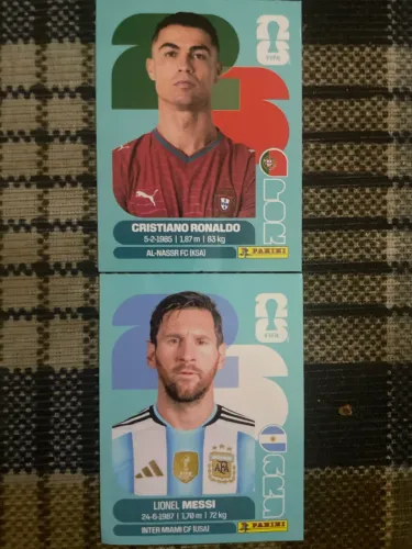 Figurinha da copa oficial Cristiano Ronaldo e Messi