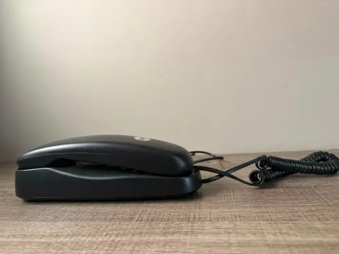 Telefone Fixo Keo K 100 com Fio (Mesa ou Parede) - Preto