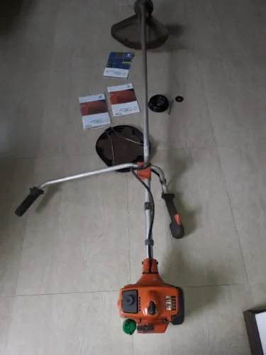 Roçadeira a gasolina Husqvarna 323R