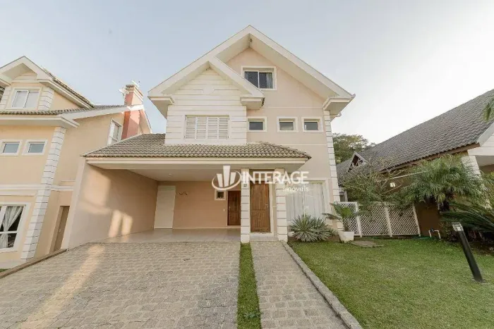 Casa com 3 Quartos para alugar, 250 m² por R$ 10.875/mês - Santa Felicidade - Curitiba/PR