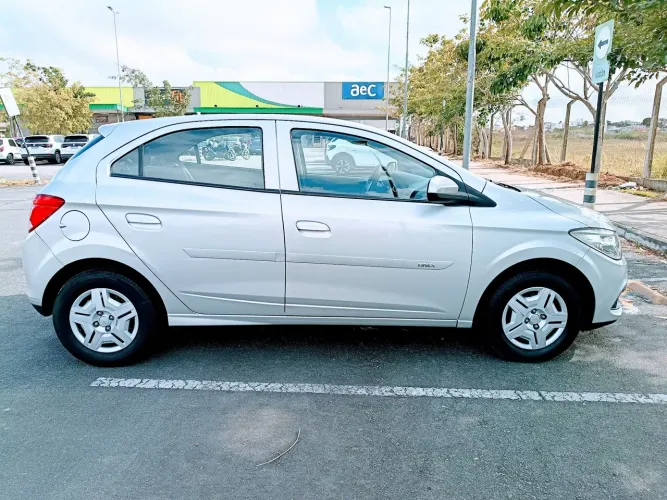 Chevrolet Onix Hatch LT 1.0 8V Flex Power Mec. 4P 2014
