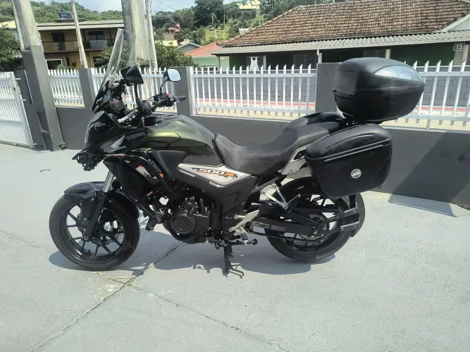 Vendo, CB 500X, em ótimo estado, baixa quilometragem, sem detalhes. Com vários acessórios.
