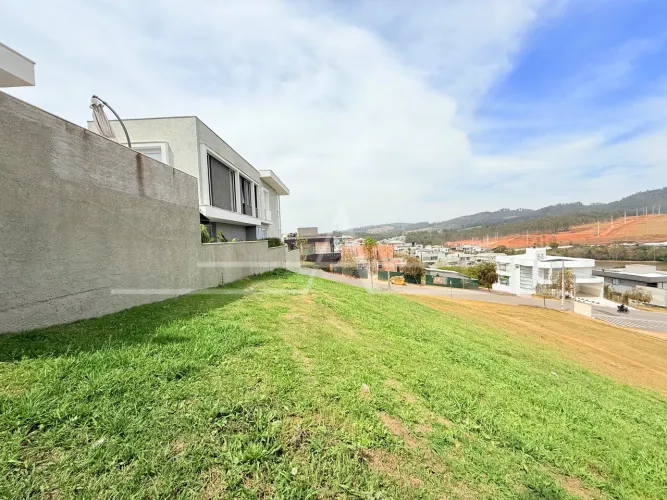 Terreno à venda no Condomínio Vale das Águas