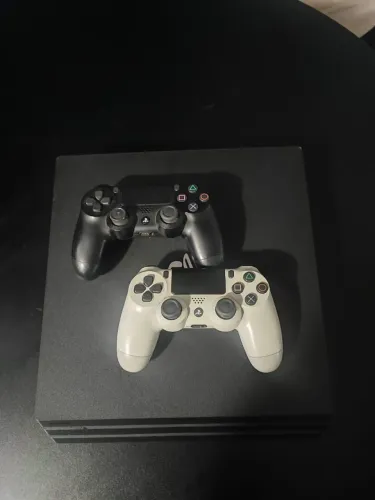 VENDO PS4 PRO 1TB
