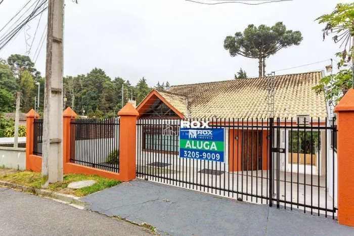 Casa de alto padrão com 6 quartos, sendo 1 suíte para alugar, 280 m² por R$ 8.703/mês - Sa