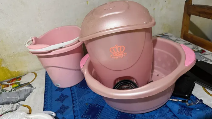 Lixeira, Balde e bacia de bebê 