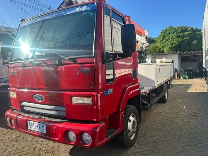 Ford Cargo 712 2012