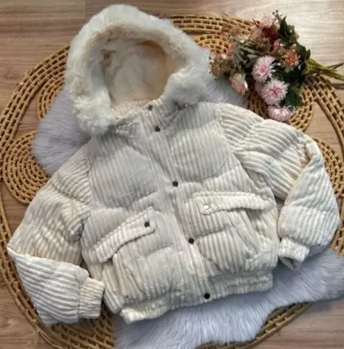 Jaqueta puffer feminina peluciada
