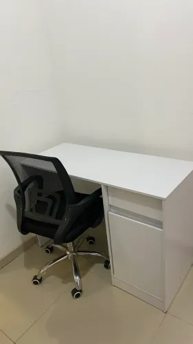 Escrivaninha Branca + Cadeira de Escritório | Novas