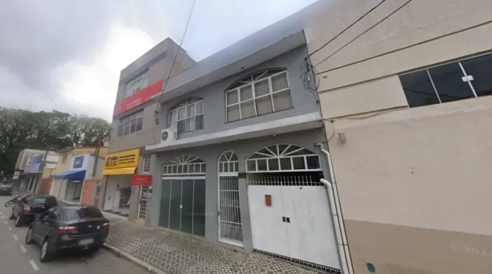 Centro/ R. Dolzani Ricardo- Sala 01 tem 40 m2 e 1 toalete em frente à Sabesp