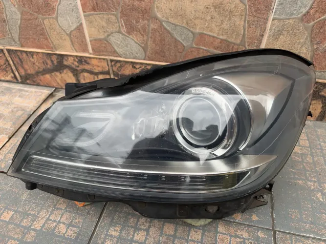 Farol Mercedes c200 2011 2012 2013 2014