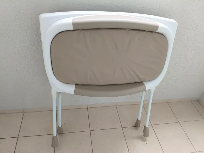 Banheira de Bebê Dobrável Portátil com trocador e Almofada de banho. 