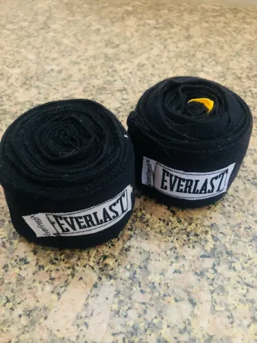 Bandagem Elástica Everlast Preta (Ref. 4456B) para esportes de combate