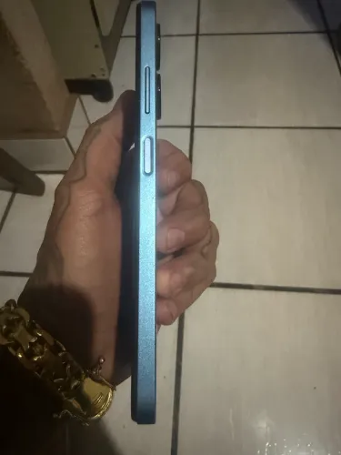 Vendo celular Infinix X669C na com azul