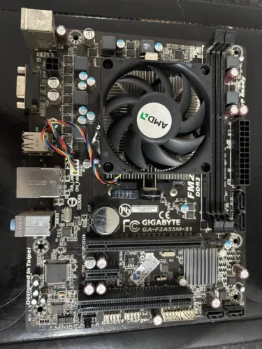 Placa-mãe Gigabyte GA-F2A55M-S1 Rev. 3.0 - Testada e Funcionando