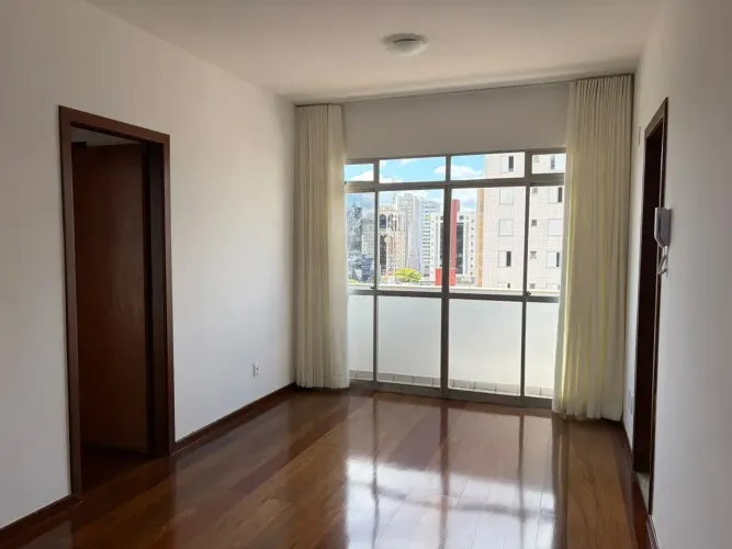 Apartamento para aluguel com 2 quartos, 1 banheiro e 1 vaga, no Carmo-Sion.