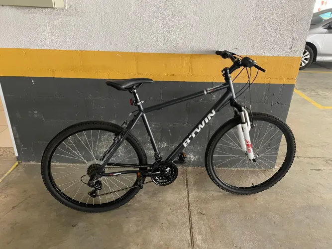 Bicicleta Mountain bike btwin