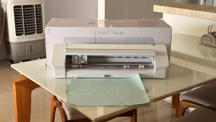 Silhouette Cameo 4 Plus - Máquina de corte digital